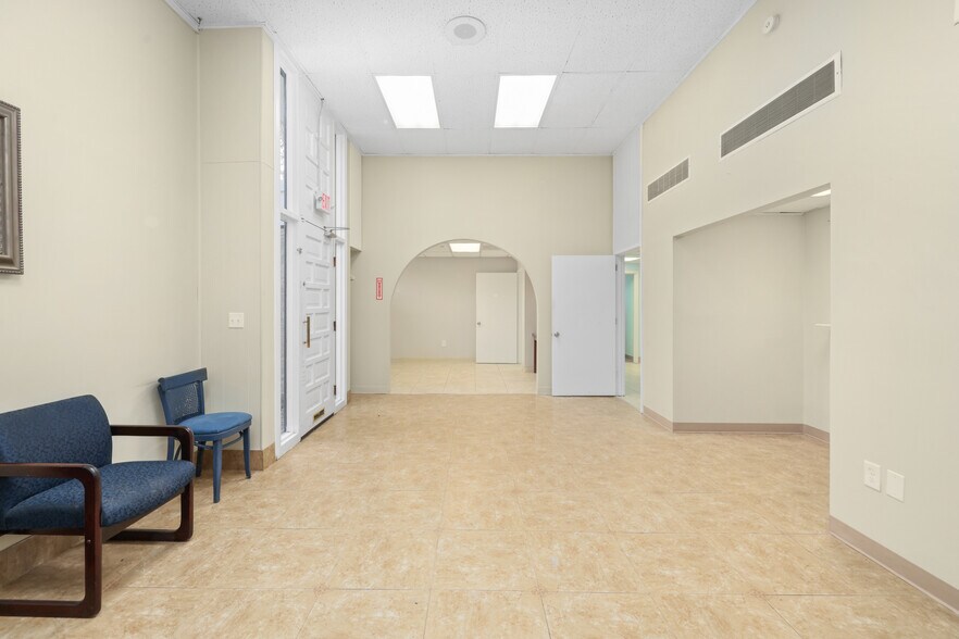 More Photos Of 2054 Park St, Jacksonville Medical For Lease
