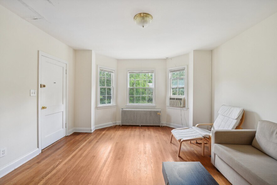 More Photos Of 3925 W St Nw, Washington Multifamily For Sale