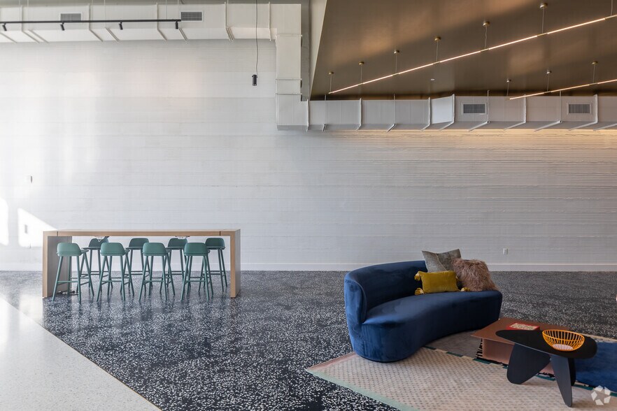 More Photos Of 545 NW 26th St, Miami Office For Lease