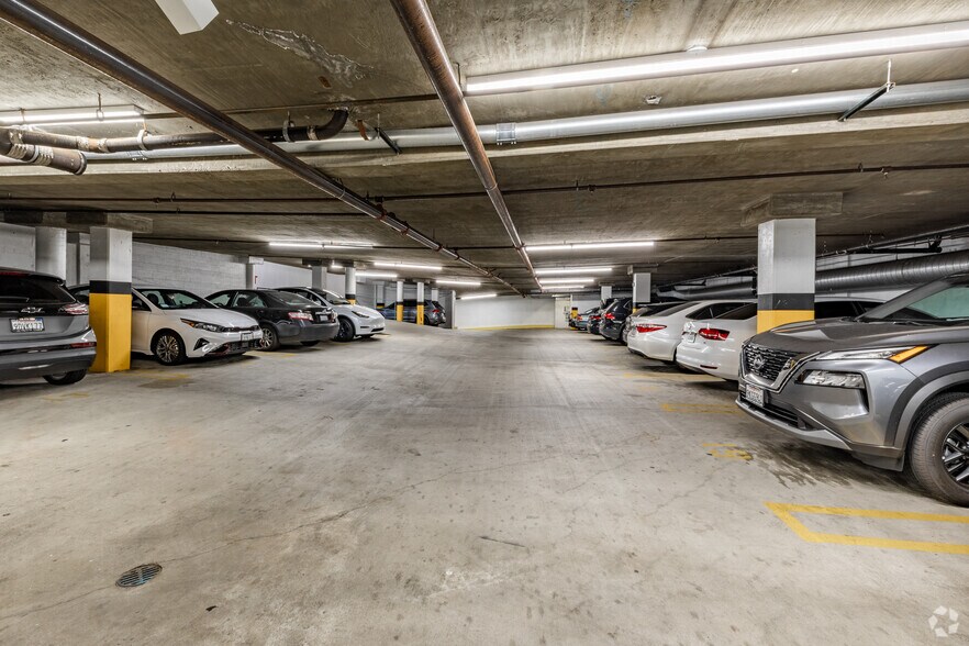 More Photos Of 1010 N Central Ave, Glendale Office For Lease