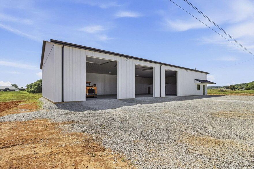 More Photos Of 7565 Happy Valley Rd, Cave City Warehouse For Sale