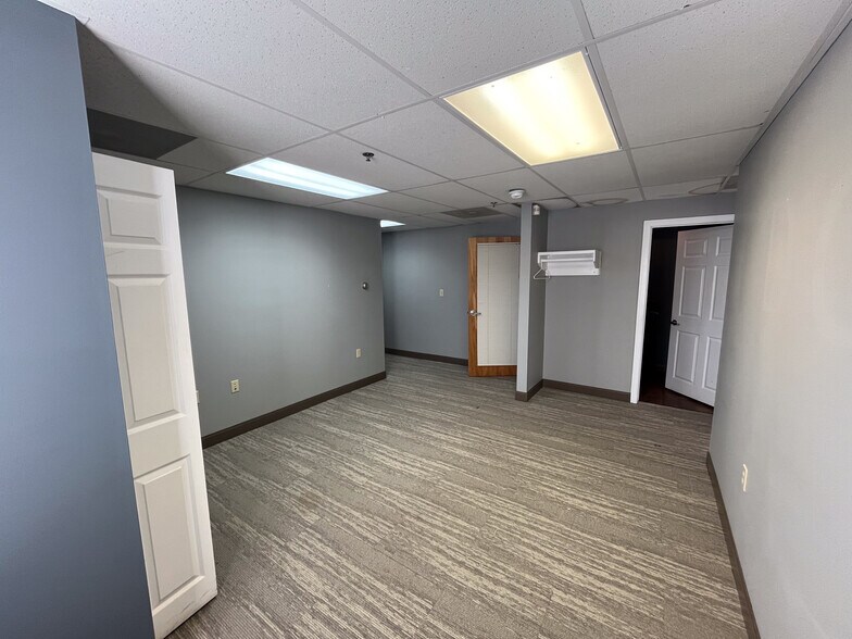 More Photos Of 155 Saco Ave, Old Orchard Beach Office For Sale