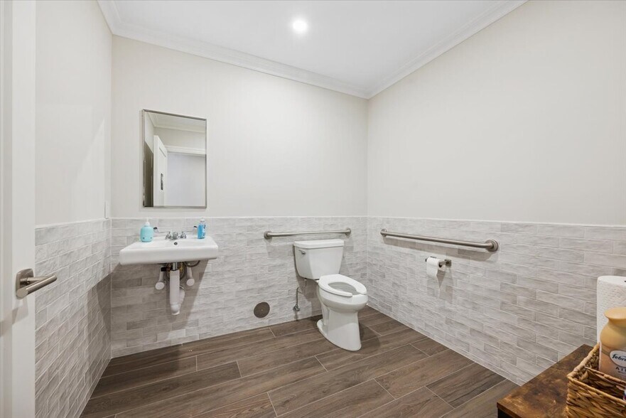 More Photos Of 104 Readington rd, Branchburg Manufacturing For Sale