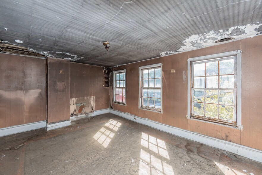 More Photos Of 4134-4136 Lorain Ave, Cleveland Storefront Retail Residential For Sale