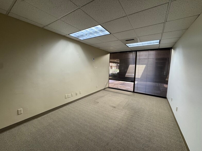 More Photos Of 2019 Westwind Dr, Bakersfield Office For Sale