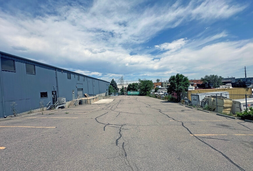 More Photos Of 1795 W Yale Ave, Englewood Warehouse For Lease