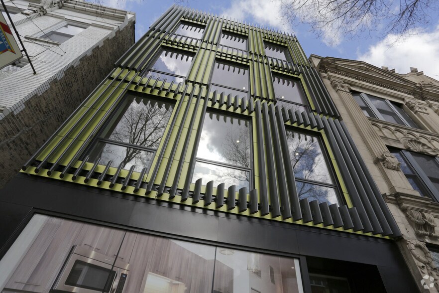More Photos Of 1728 W Division St, Chicago Apartments For Lease