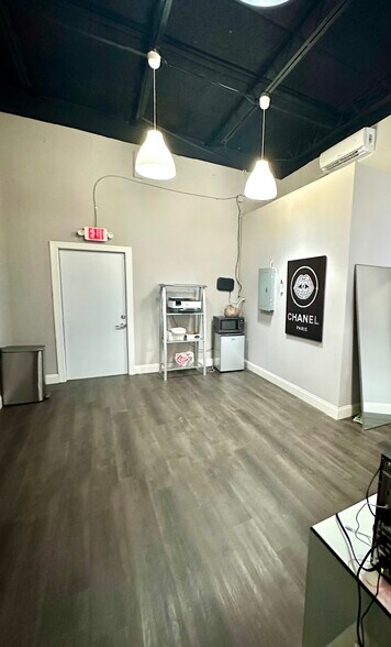 More Photos Of 4160-4260 NW 1st Ave, Boca Raton Showroom For Lease