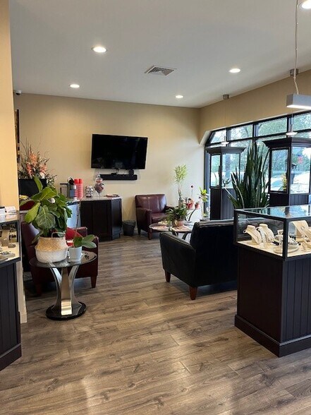 More Photos Of 5248 Hamilton Blvd, Allentown Freestanding For Lease