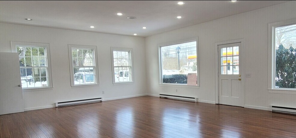 More Photos Of 24 Main St, Centerbrook Loft Creative Space For Lease