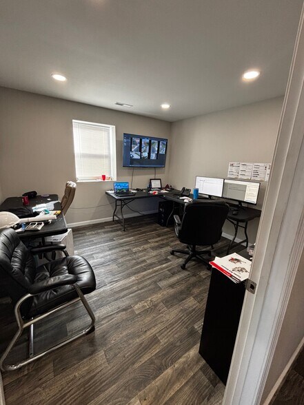 More Photos Of 1010 W Buchanan St, California Freestanding For Sale