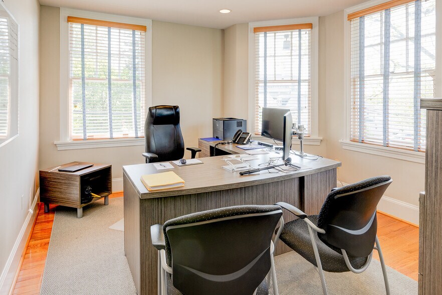 More Photos Of 400 W Pennsylvania Ave, Towson Office For Sale