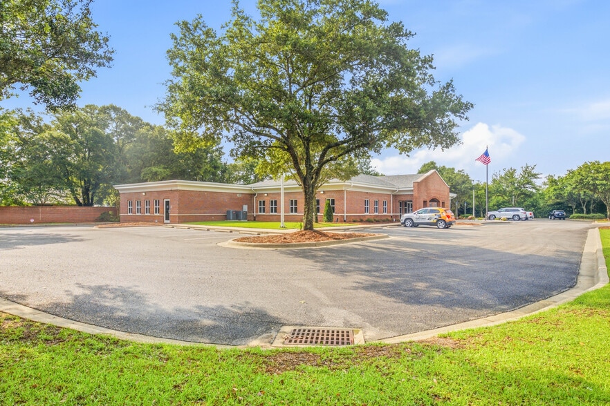More Photos Of 5784 Chumuckla Hwy, Pace Freestanding For Lease