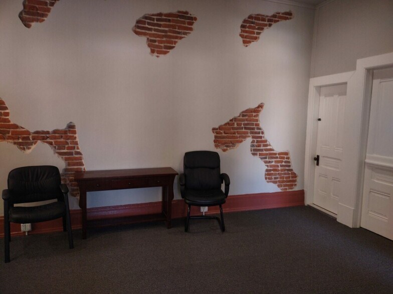 More Photos Of 8 Court St, Jackson Office For Lease