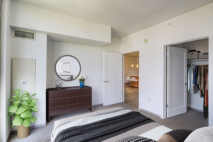 More Photos Of 1369 Spruce Pl, Minneapolis Apartments For Lease