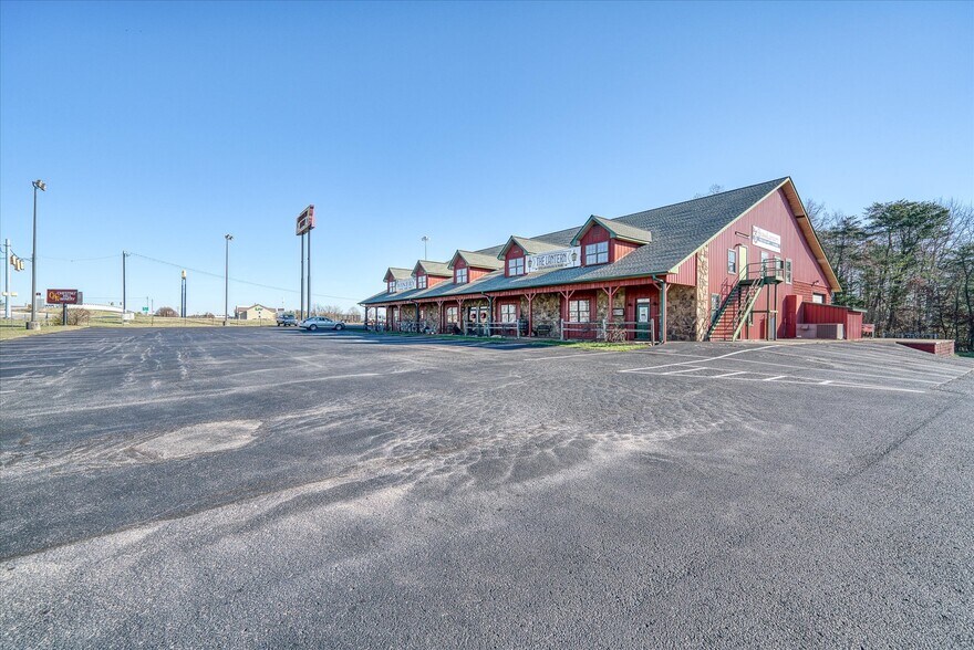 More Photos Of 78 Chestnut Hill Rd, Crossville Freestanding For Sale