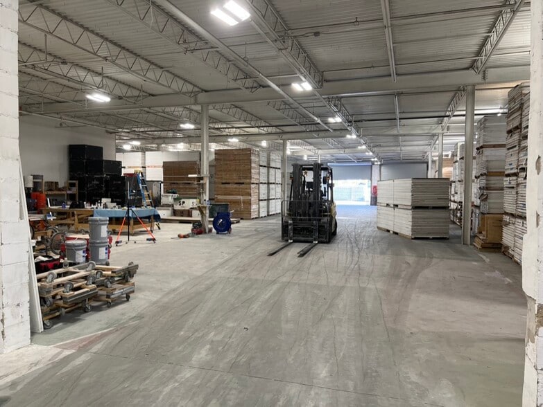 More Photos Of 485 Brown Ct, Oceanside Warehouse For Lease