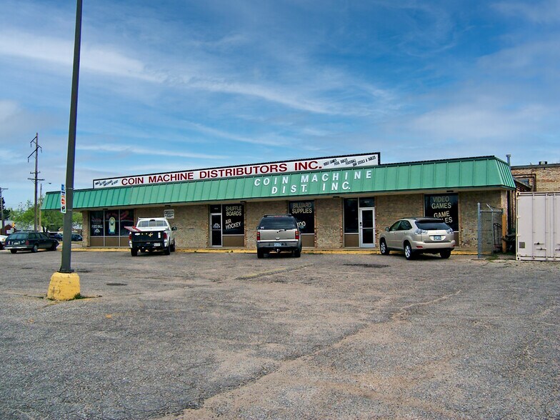 More Photos Of 1940 S Oliver St, Wichita Freestanding For Sale
