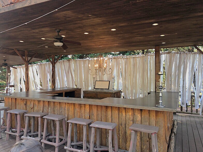 More Photos Of 7080 Dale Ridge Rd, Lancaster Convenience Store For Sale