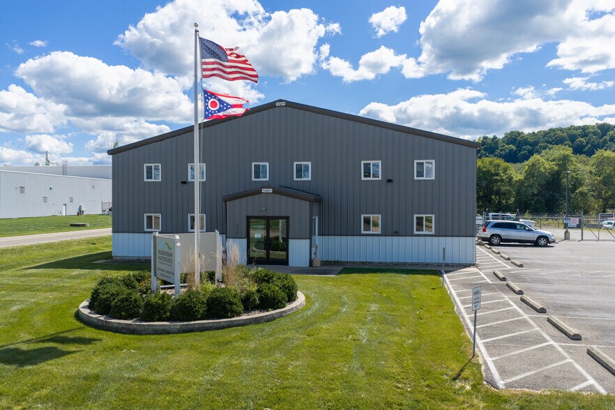 More Photos Of 2050 Reiser Ave SE, New Philadelphia Warehouse For Sale