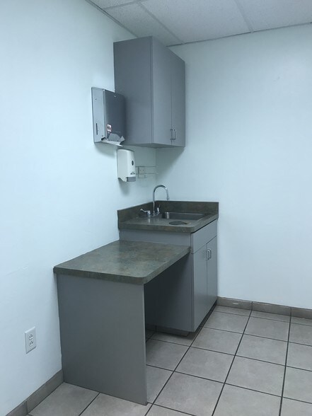 More Photos Of 1310 W St Marys Rd, Tucson Medical For Lease