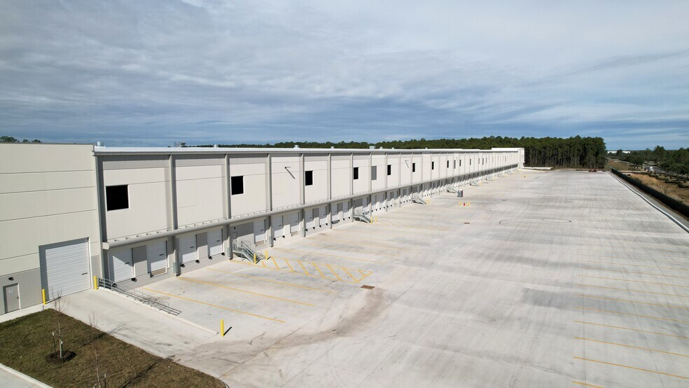 More Photos Of 5550 POW-MIA Memorial Pkwy, Jacksonville Distribution For Lease