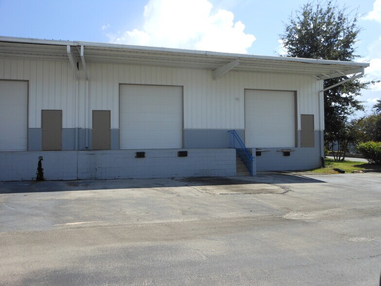More Photos Of 572-2 Appleyard Dr, Tallahassee Warehouse For Lease