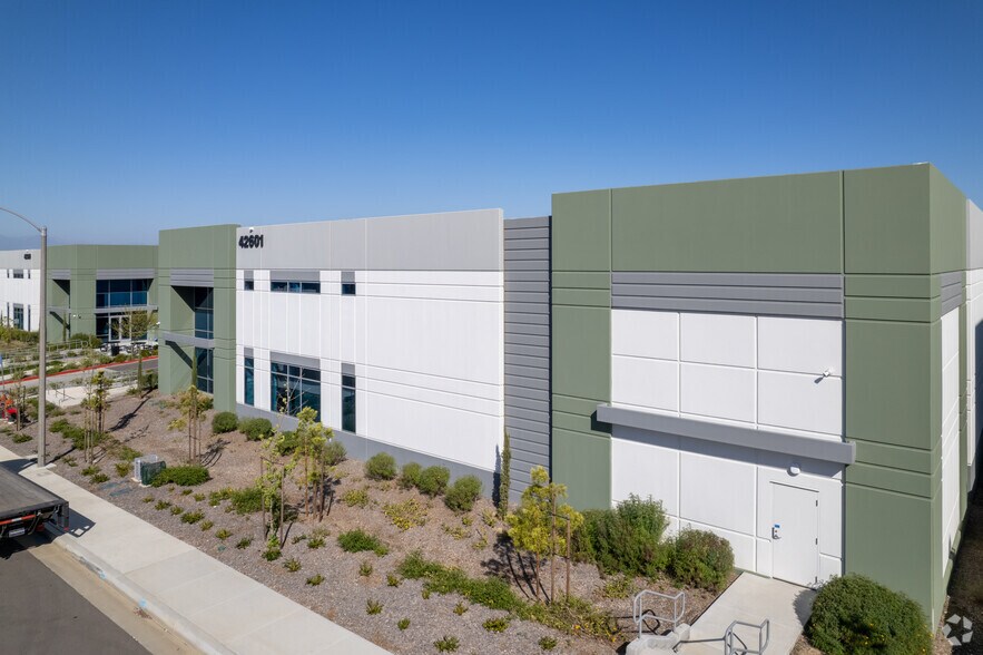 More Photos Of 42601 Avenida Alvarado, Temecula Industrial For Sale