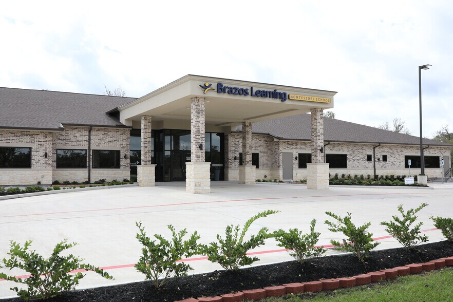 More Photos Of 2007 FM 2004 Dr, Richwood Daycare Center For Sale