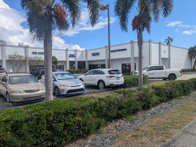 More Photos Of 3300 S Congress Ave, Boynton Beach Showroom For Lease