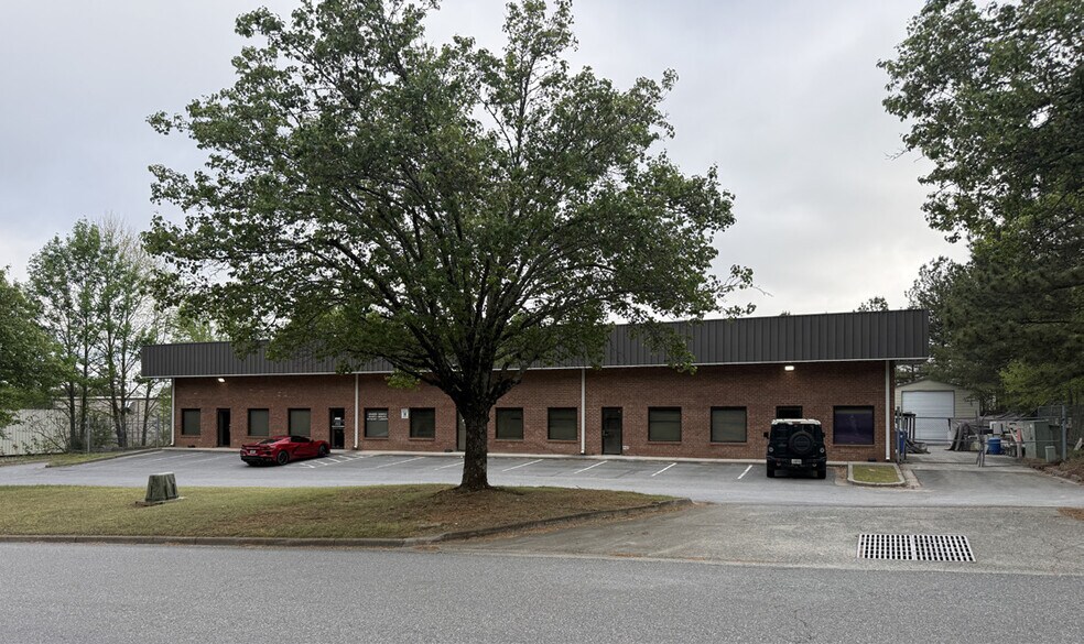 More Photos Of 1280 Oak Industrial Ln, Cumming Distribution For Sale