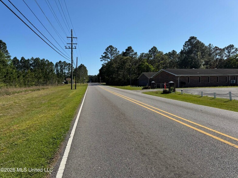 More Photos Of 3200 Dolphin Dr, Gautier Auto Repair For Sale