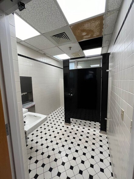 More Photos Of 446-450 Union Blvd, Allentown Medical For Lease