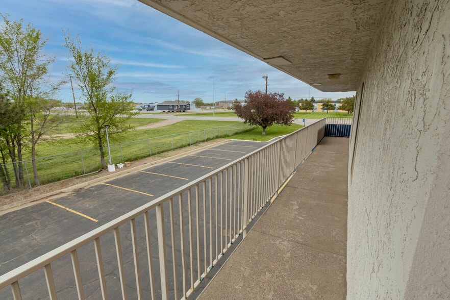 More Photos Of 1309 S Ohlman St, Mitchell Hotel For Sale