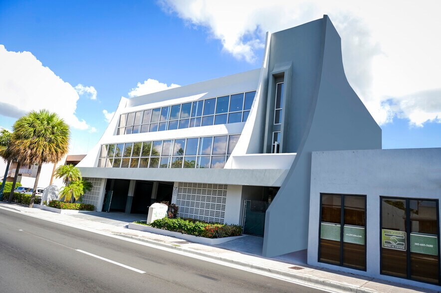 Primary Photo Of 5539 SW 8th St, Coral Gables Medical For Lease