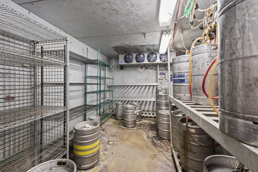 More Photos Of 4950 S Loop 289, Lubbock Restaurant For Lease