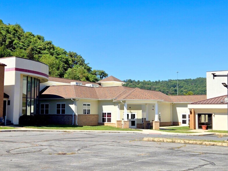 More Photos Of 203 Interstate Dr, Covington Healthcare For Sale