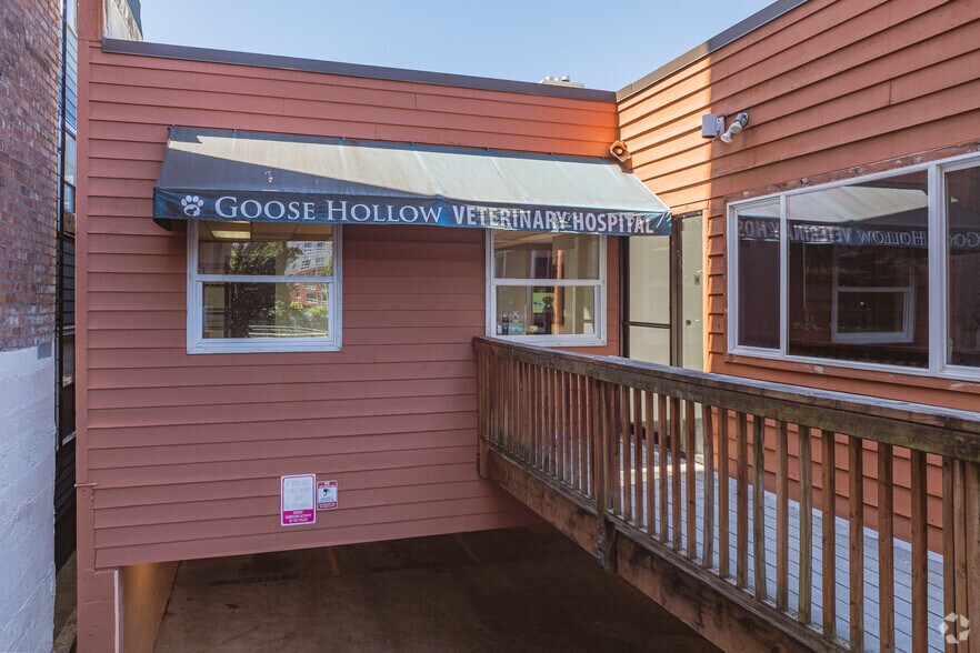 More Photos Of 1411 SW 14th Ave, Portland General Retail For Sale