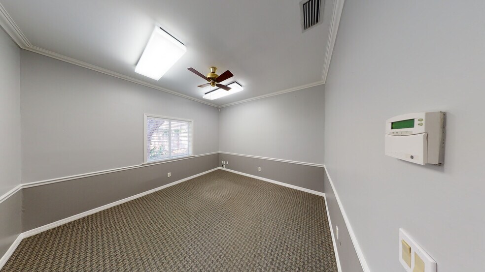 More Photos Of 2127 10th Ave, Vero Beach Office Residential For Sale