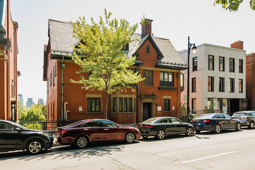 Primary Photo Of 1290 Av Des Pins O, Montréal Apartments For Sale