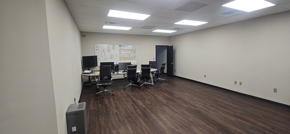 More Photos Of 7304 Sni-A-Bar Rd, Kansas City Warehouse For Sale