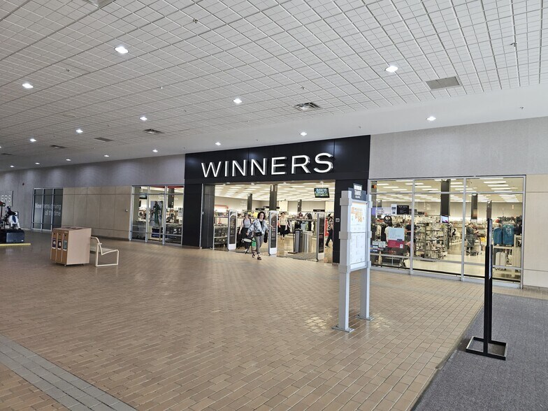 More Photos Of 1500 Riverside Dr, Timmins Unknown For Lease