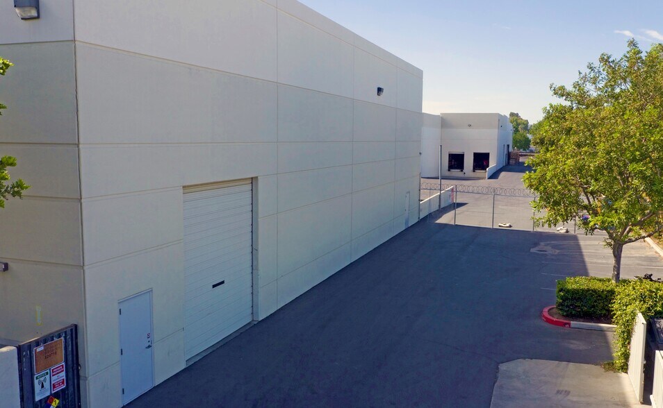 More Photos Of 1855 Iowa Ave, Riverside Manufacturing For Lease