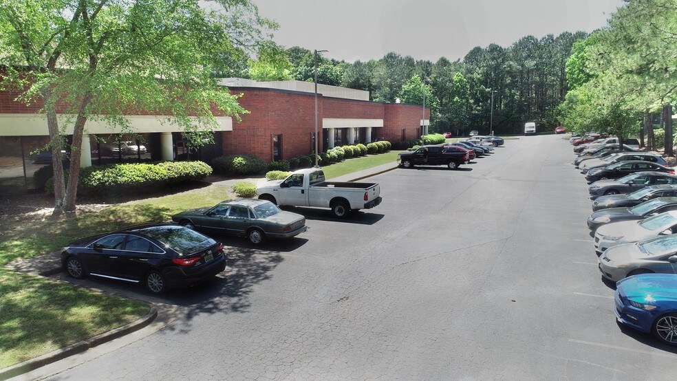 More Photos Of 5700 Highlands Pky SE, Smyrna Light Distribution For Lease