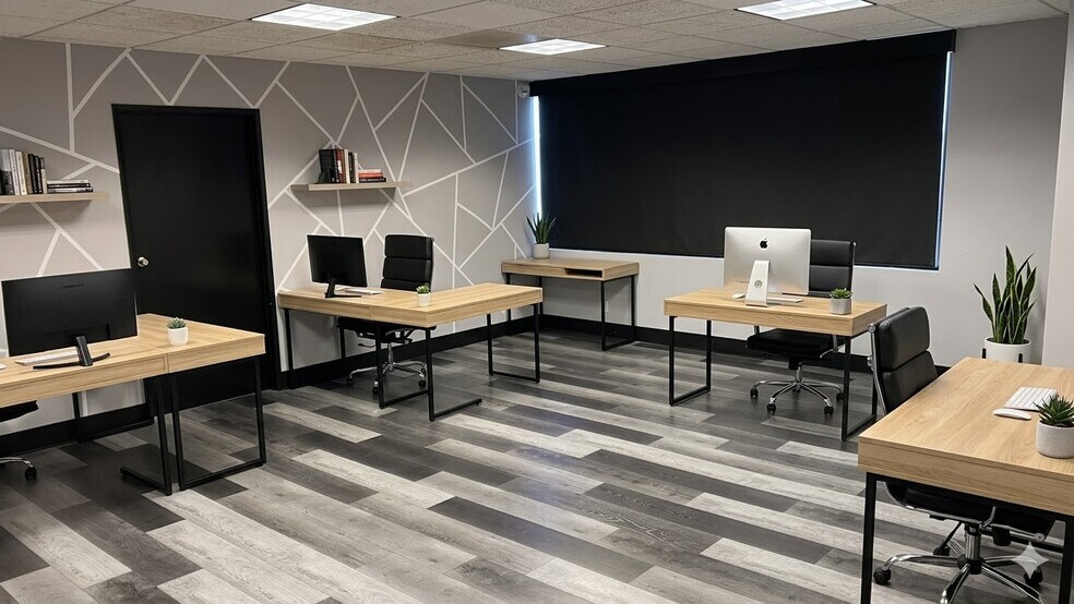 More Photos Of 18580 Ventura Blvd, Tarzana Loft Creative Space For Lease