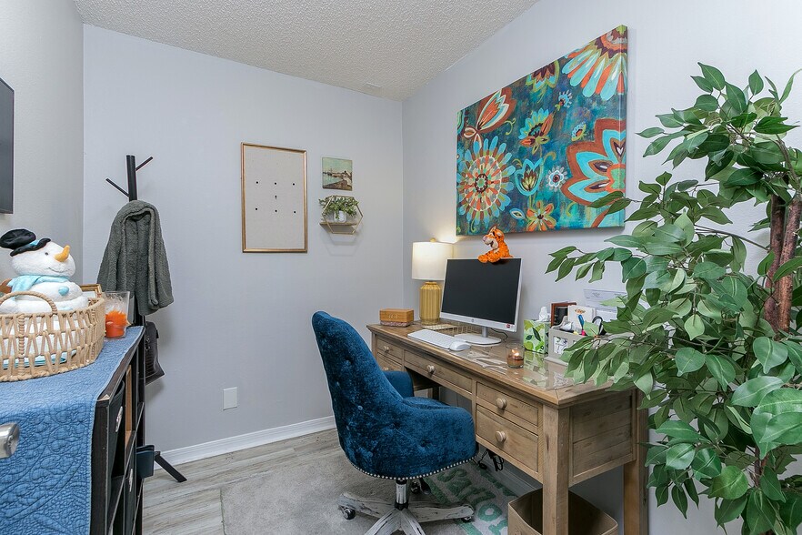 More Photos Of 621 S Locust Ave, Sanford Loft Creative Space For Sale