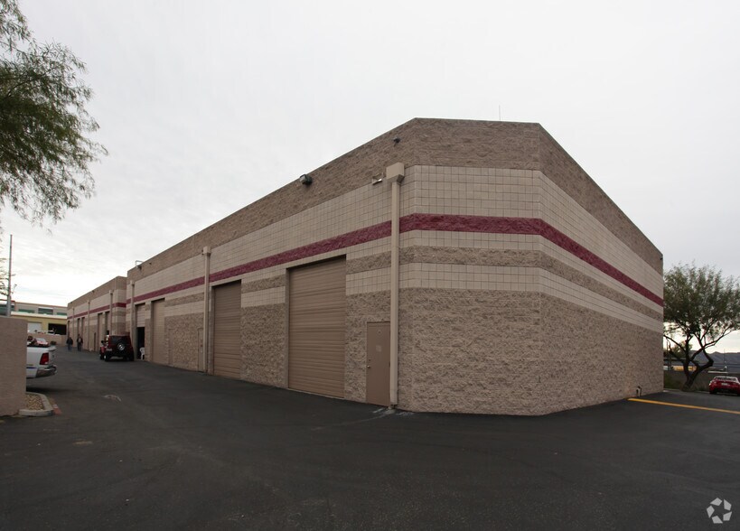 More Photos Of 2602 W Lone Cactus Dr, Phoenix Warehouse For Lease