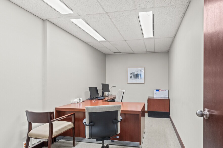 More Photos Of 478 Bernard Av, Kelowna Office For Lease