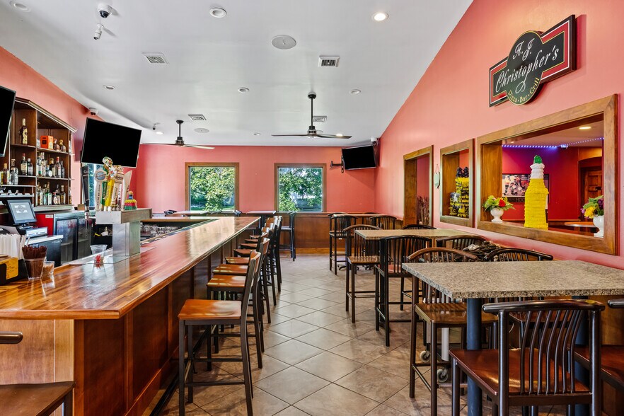 More Photos Of 5626 W Lincoln Hwy, Parkesburg Restaurant For Sale