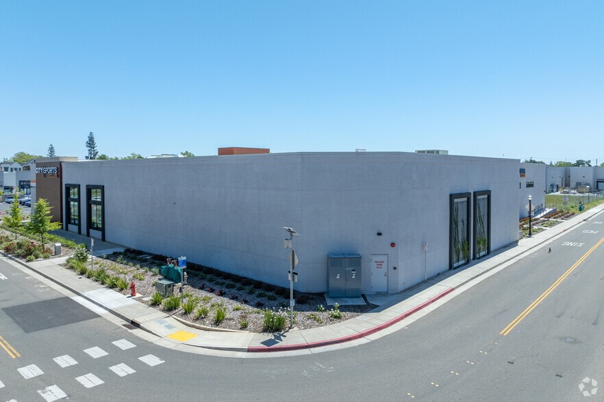 More Photos Of 3680 Crocker Dr, Sacramento Unknown For Lease